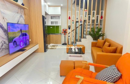 Bán nhà Định Công, 34m2, MT 3.7m, ngõ ô tô tránh đỗ ngày đêm, giá 6,1 tỷ
